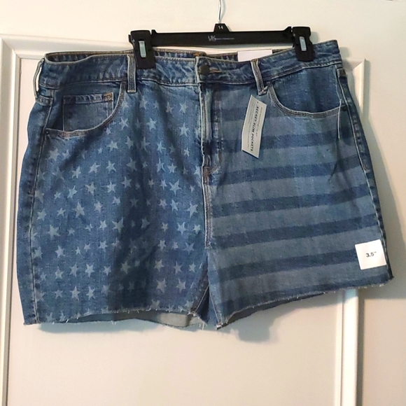 [*3 Items For $20 In Bundle*] Old Navy American flag Jean shorts - Picture 1 of 6